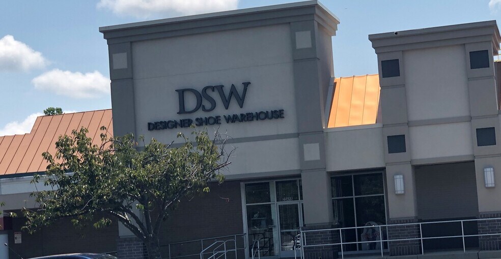 23415 Three Notch Rd, California, MD à louer - Photo du bâtiment - Image 3 de 7