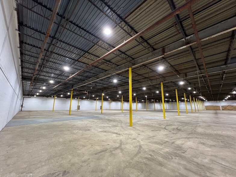 222 S White Horse Pike, Stratford, NJ for lease - Interior Photo - Image 2 of 4