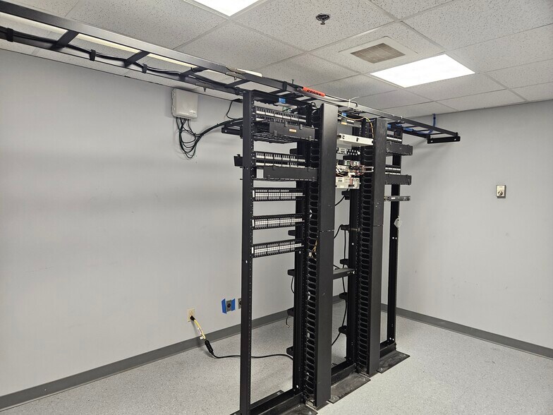 414 Summers St, Charleston, WV à louer - Photo intérieure - Image 3 de 5