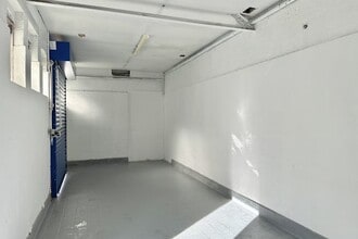 Leagrave Rd, Luton à louer Photo intérieure- Image 1 de 2