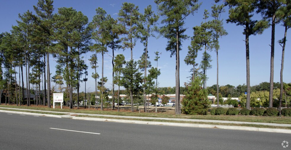 2140 John Rolfe Pky, Richmond, VA à vendre - Photo du bâtiment - Image 2 de 2