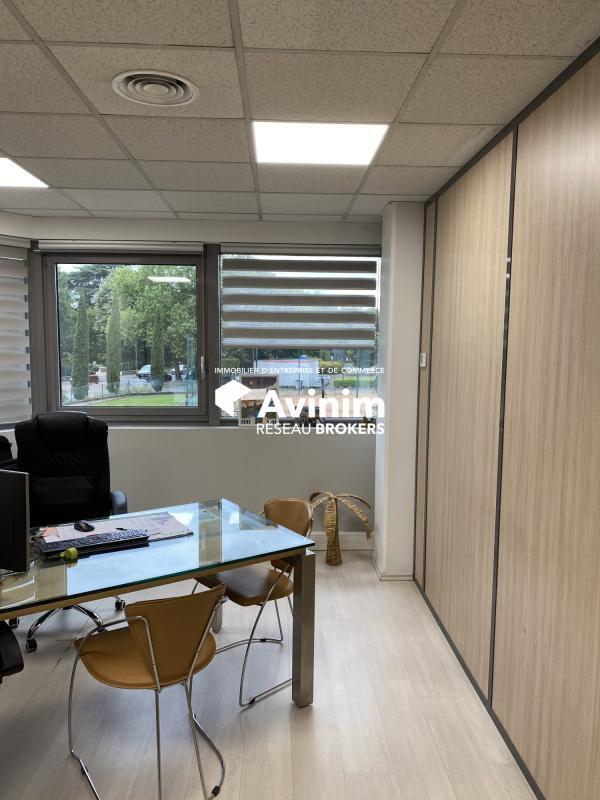 Office in Champagne Au Mont D Or for sale Interior Photo- Image 1 of 5