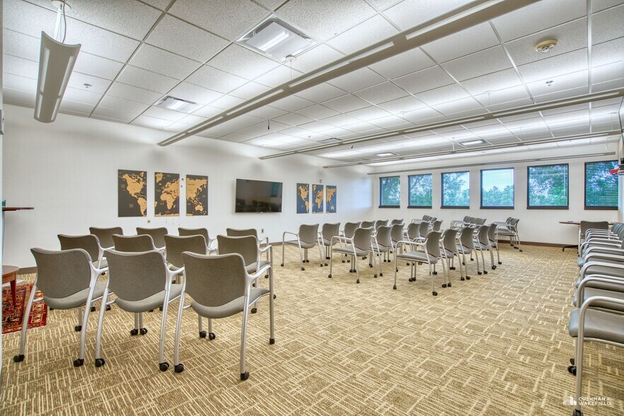 1629 Blue Spruce Dr, Fort Collins, CO à vendre - Photo du bâtiment - Image 3 de 4