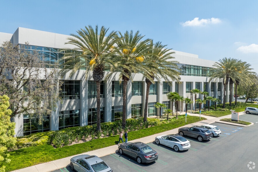 2855 Michelle Dr, Irvine, CA for lease - Building Photo - Image 2 of 16