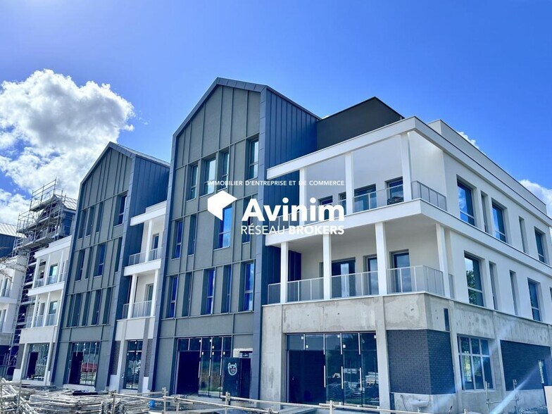 Retail in Serris for lease - Building Photo - Image 3 of 9
