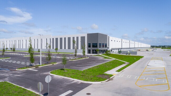 Plus de détails pour 4100 Logistics Park, Winter Haven, FL - Industriel à louer