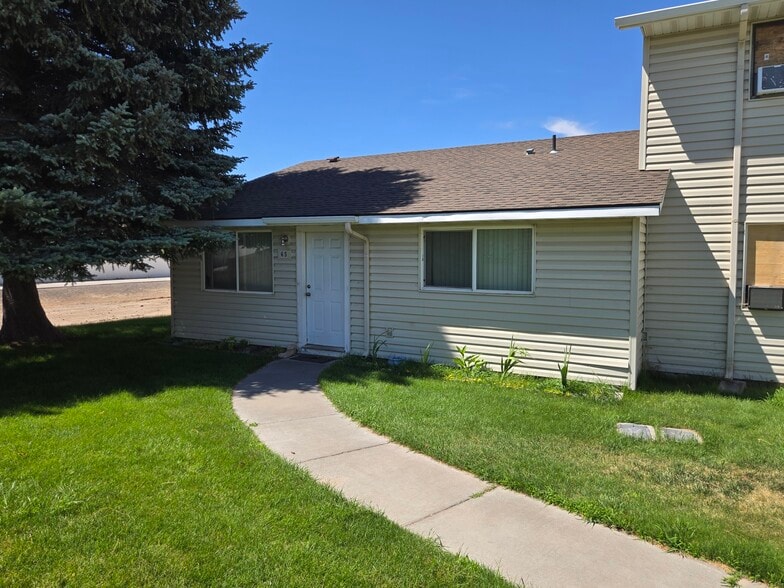 Pheasant Rd portfolio of 8 properties for sale on LoopNet.ca - Building Photo - Image 3 of 8