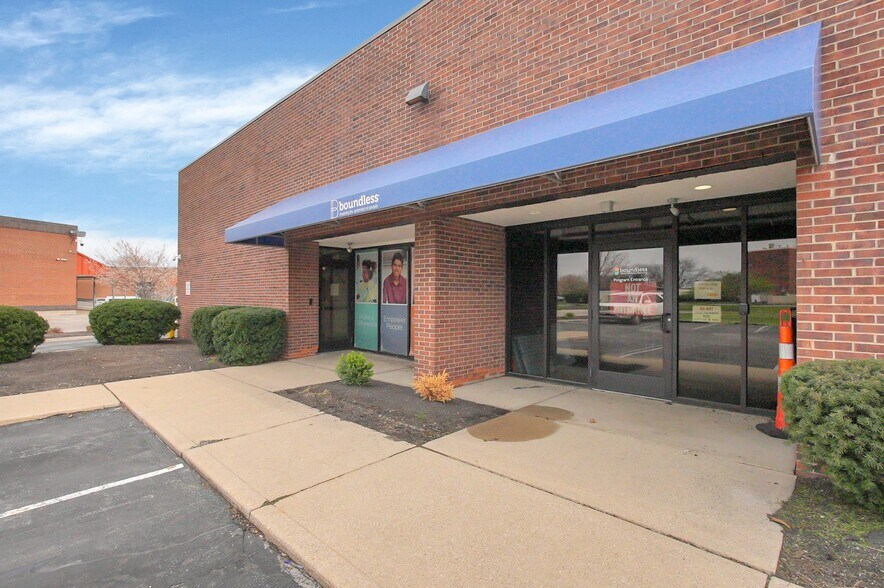 1021 Checkrein Ave, Columbus, OH à vendre - Photo du bâtiment - Image 3 de 5