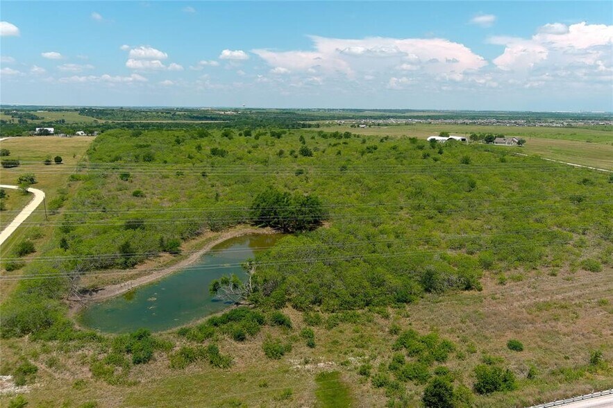 8079 fm 2001, Niederwald, TX à vendre - Photo du bâtiment - Image 2 de 3