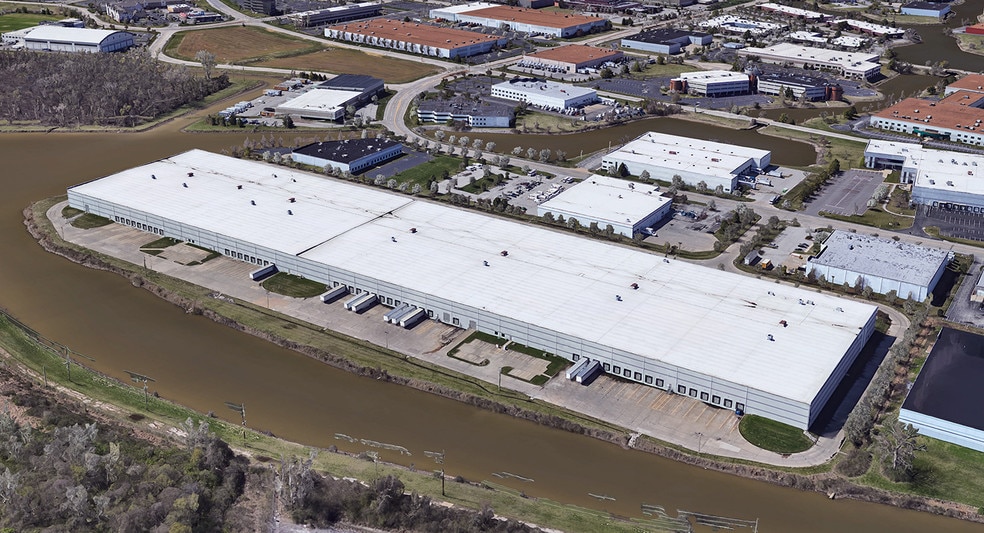 13330 Lakefront Dr, Earth City, MO for sale - Building Photo - Image 3 of 8