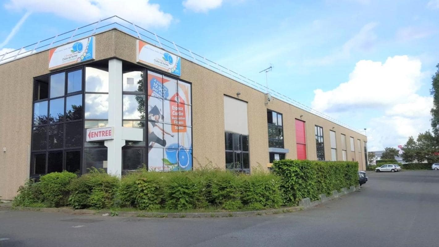 Flex in Coignières for lease Building Photo- Image 1 of 10