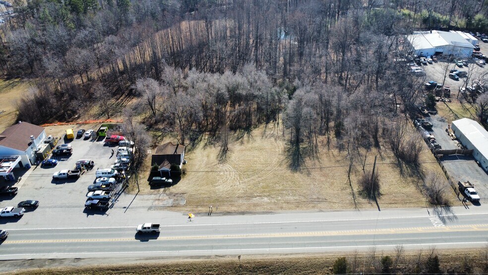 6013 Rockfish Gap Tpke, Crozet, VA à vendre - Photo du bâtiment - Image 1 de 4