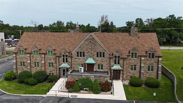 832 E Center St, Warsaw, IN à vendre Photo du bâtiment- Image 1 de 28