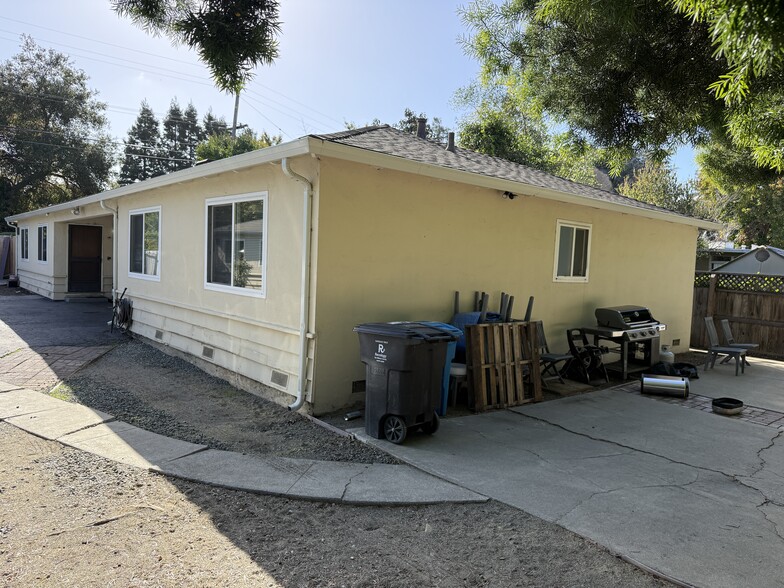 1811 Woodland Ave, East Palo Alto, CA for sale - Building Photo - Image 2 of 7