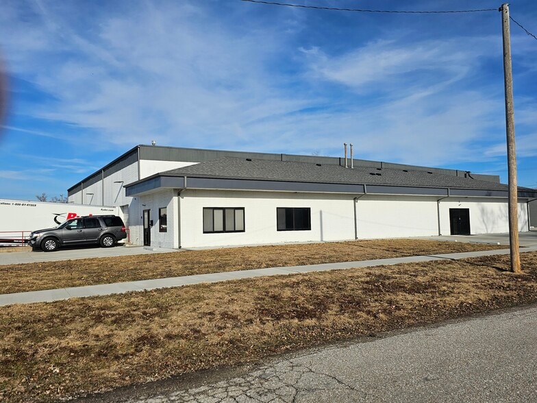 2121 S 7th St, Council Bluffs, IA à vendre - Photo du bâtiment - Image 3 de 11