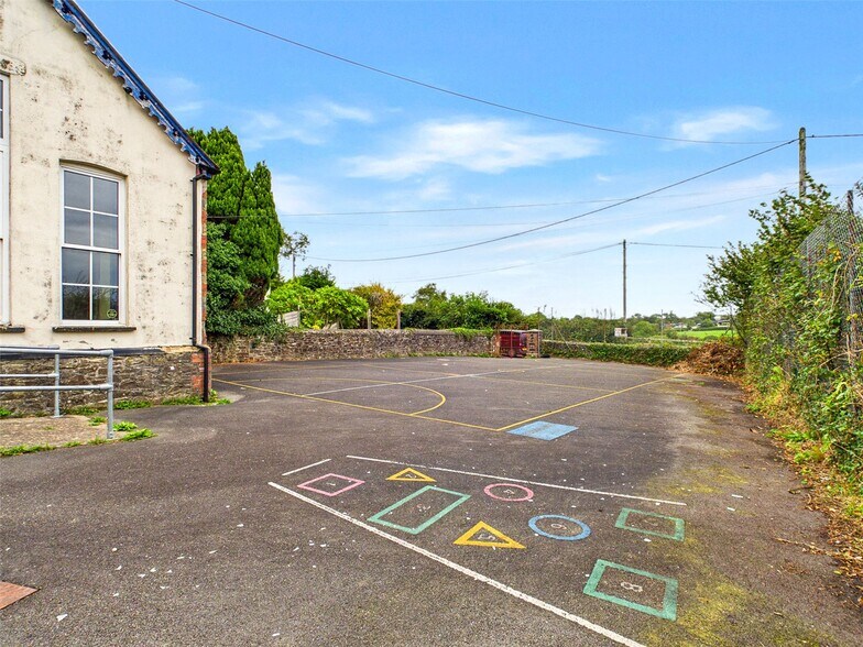 1 St. Andrews Close, Sutcombe à vendre - Photo du bâtiment - Image 3 de 11