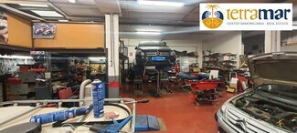 Plus de détails pour Multi-résidentiel à vendre