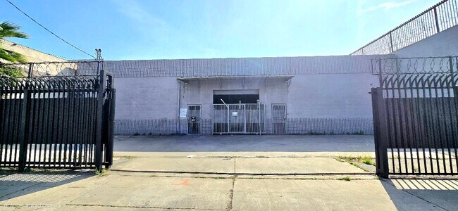 More details for 140 E Jefferson Blvd, Los Angeles, CA - Industrial for Lease
