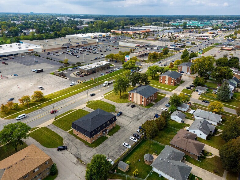 Multi-Family Portfolio portefeuille de 3 propriétés à vendre sur LoopNet.ca - Photo du bâtiment - Image 3 de 15