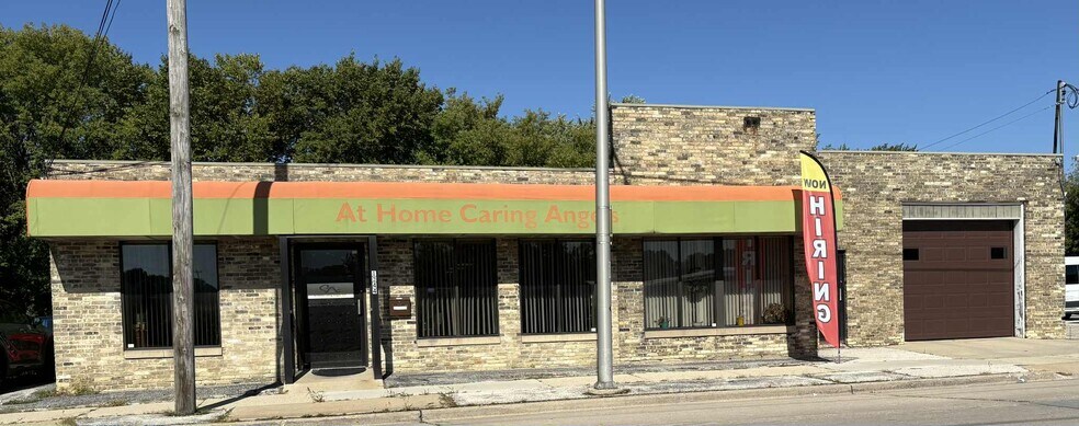 1344 Whiterock Ave, Waukesha, WI à vendre - Photo du bâtiment - Image 2 de 9