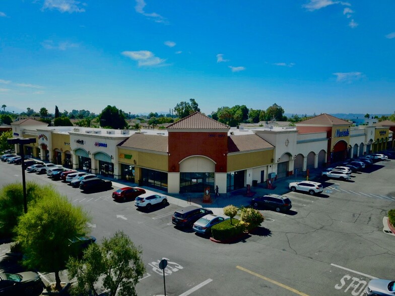 9000-9054 Sepulveda Blvd, North Hills, CA for lease - Building Photo - Image 3 of 10