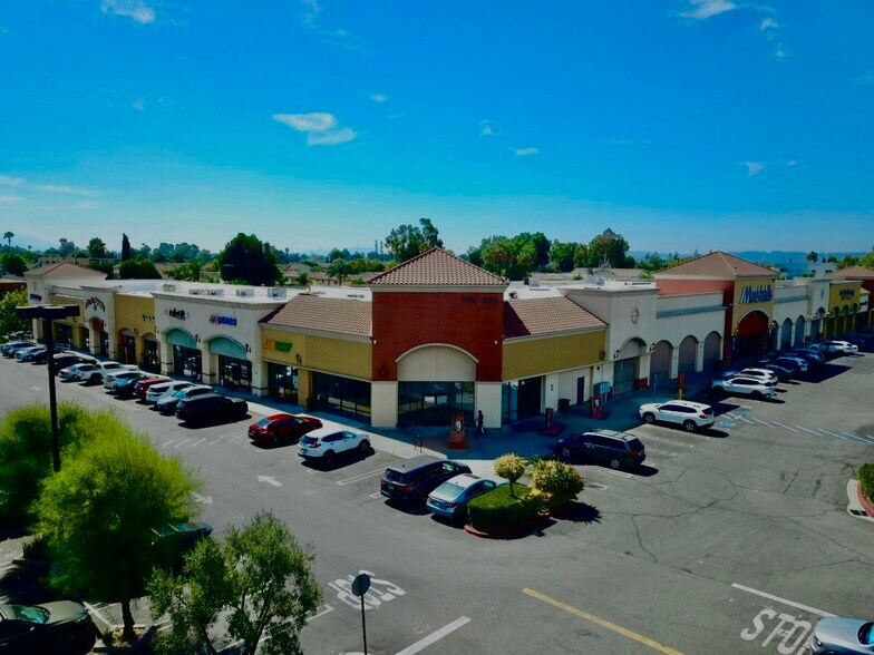 9000-9054 Sepulveda Blvd, North Hills, CA à louer - Photo du bâtiment - Image 3 de 10