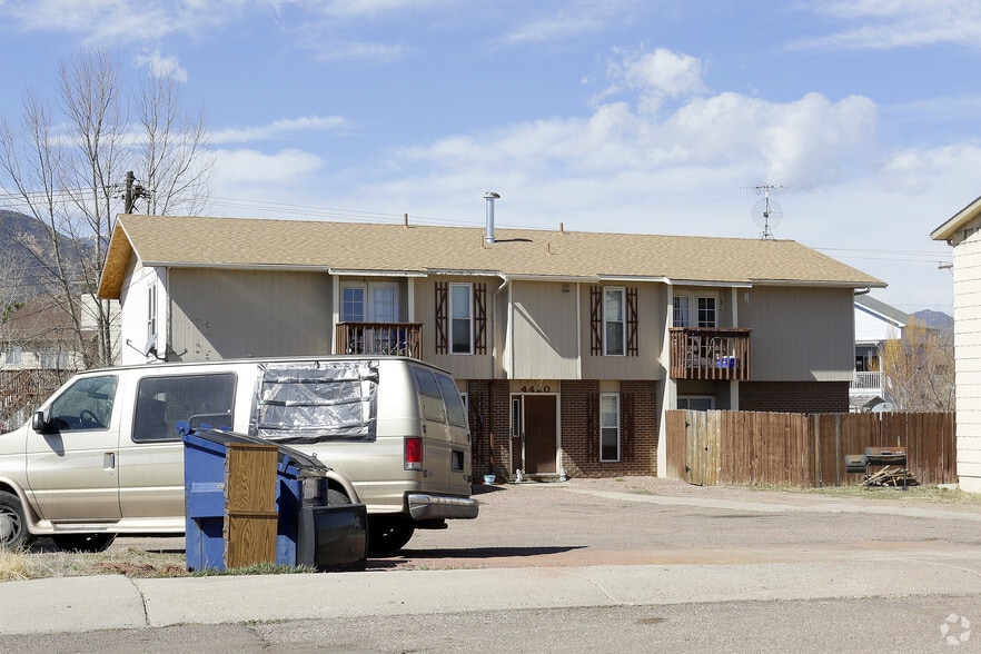 4420 Loomis Ave, Colorado Springs, CO for sale - Primary Photo - Image 1 of 2