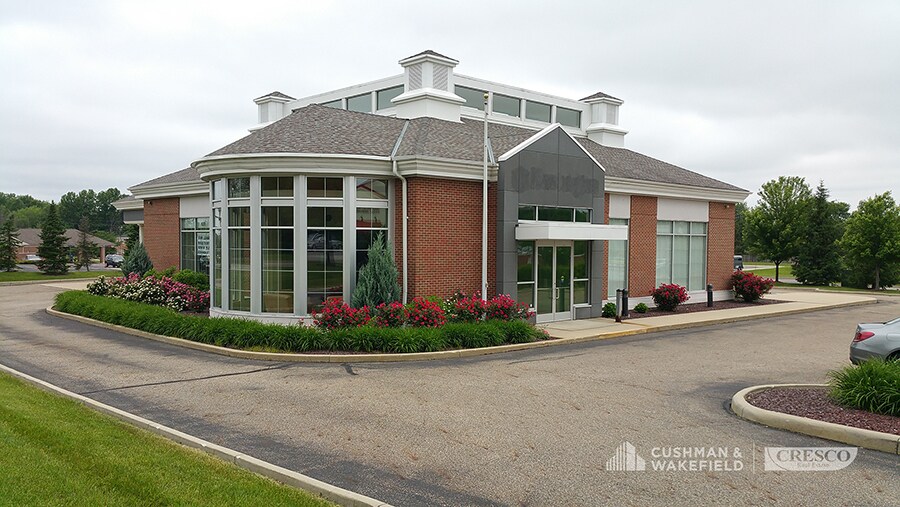 1011 E Aurora Rd, Macedonia, OH à louer - Photo du bâtiment - Image 2 de 12