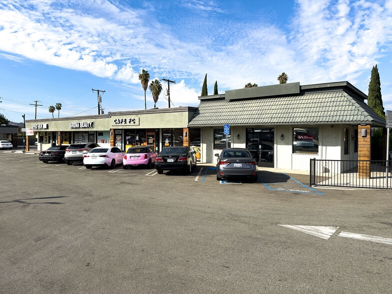 2025-2047 S Hacienda Blvd, Hacienda Heights, CA à louer - Photo du bâtiment - Image 3 de 20