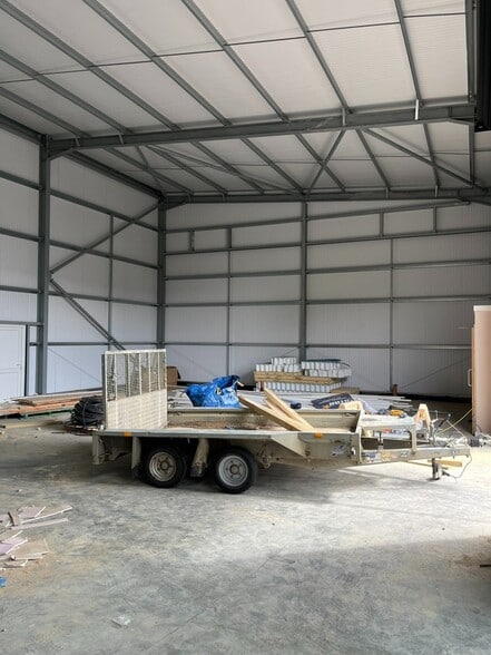 Units 30 & 31 Gatehouse Hub, Neaves Park, Hurstpierpoint for lease - Interior Photo - Image 3 of 3