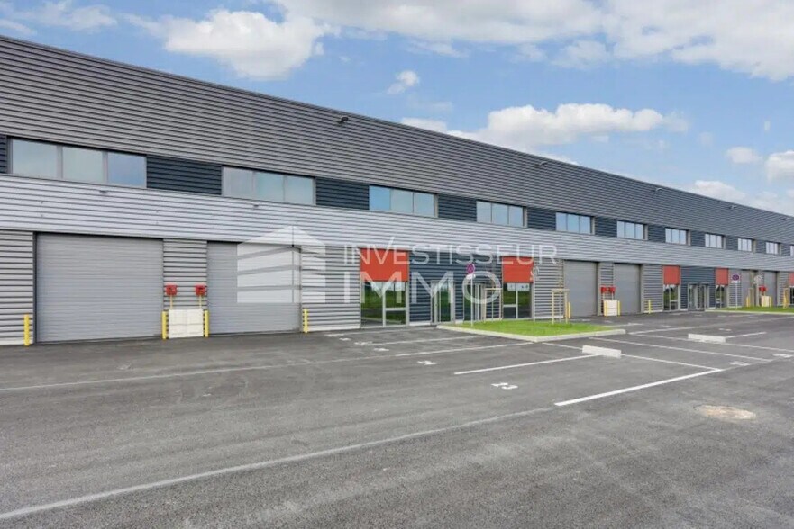 Flex dans Le Thillay à louer - Photo du bâtiment - Image 2 de 3