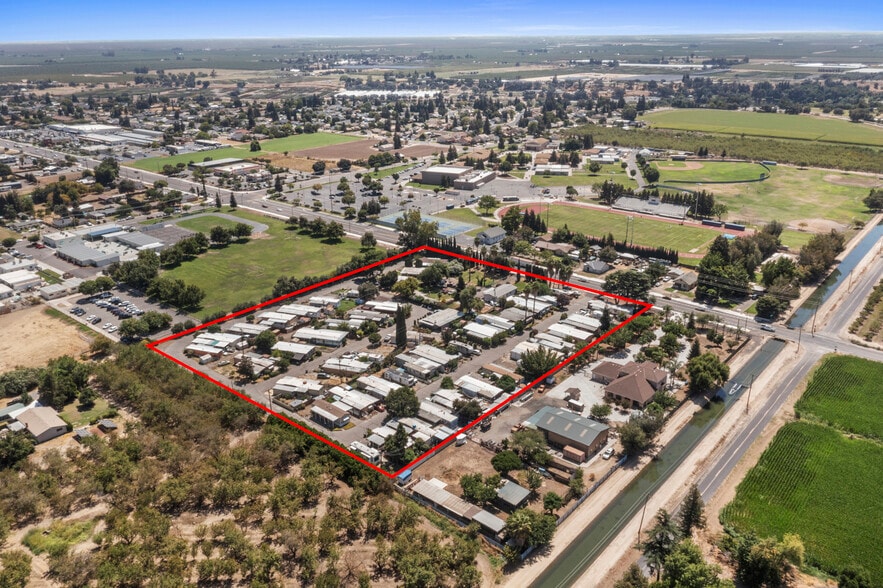 11819 Yosemite Blvd, Waterford, CA for sale - Building Photo - Image 1 of 6