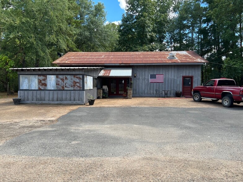 247 W Main St, Zavalla, TX for sale - Building Photo - Image 1 of 1