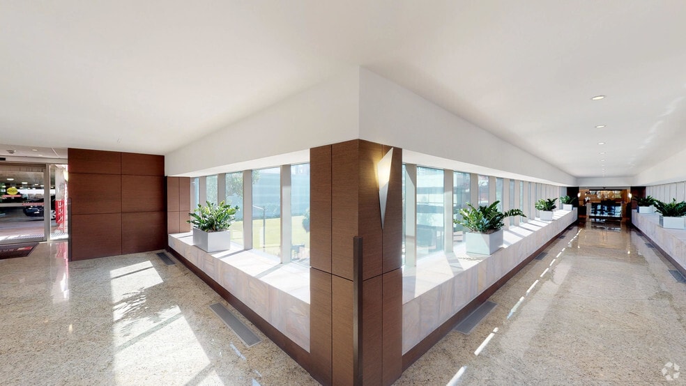 1 E Broward Blvd, Fort Lauderdale, FL for lease - Matterport 3D Scan - Image 2 of 32