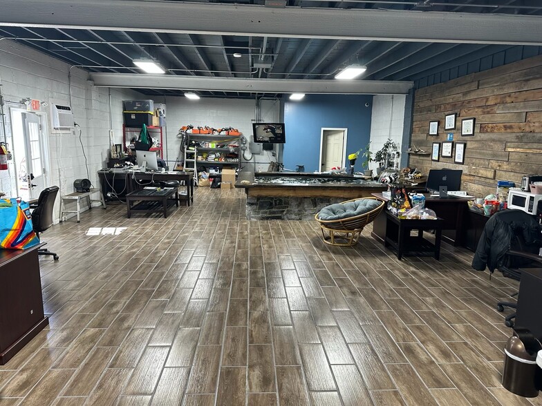 791 West Bridge St, Morrisville, PA for sale - Interior Photo - Image 2 of 4