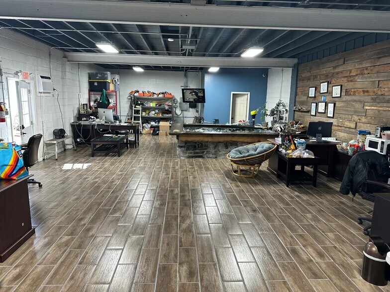 791 West Bridge St, Morrisville, PA à vendre - Photo intérieure - Image 2 de 4