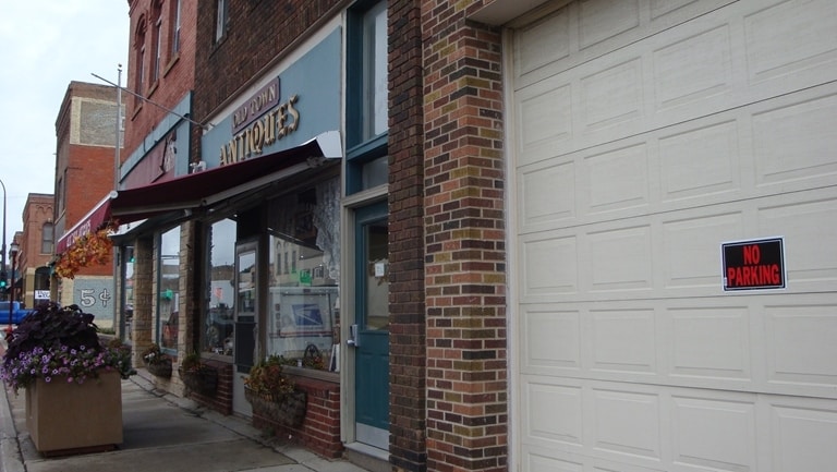 521-523 N Riverfront Dr, Mankato, MN for sale - Building Photo - Image 2 of 16