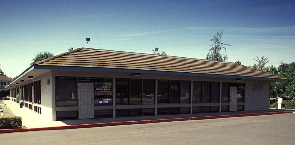 250-286 E Hamilton Ave, Campbell, CA à louer - Photo du bâtiment - Image 2 de 6