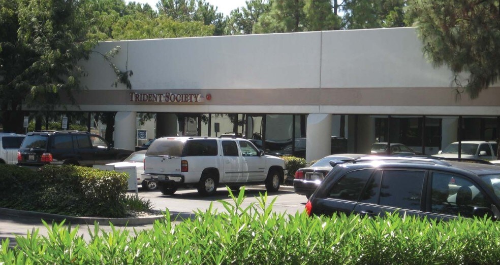 5385-5397 Truxtun Ave, Bakersfield, CA for lease - Building Photo - Image 3 of 3