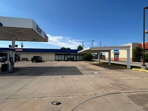 6302 NW Cache Rd, Lawton, OK à vendre Photo intérieure- Image 2 de 3