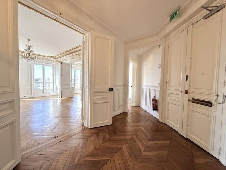 60 Rue De Londres, Paris à louer - Photo du bâtiment - Image 3 de 15