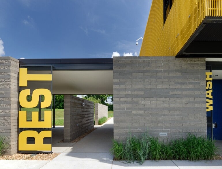 3610 E Kearney St, Springfield, MO for lease - Building Photo - Image 3 of 18