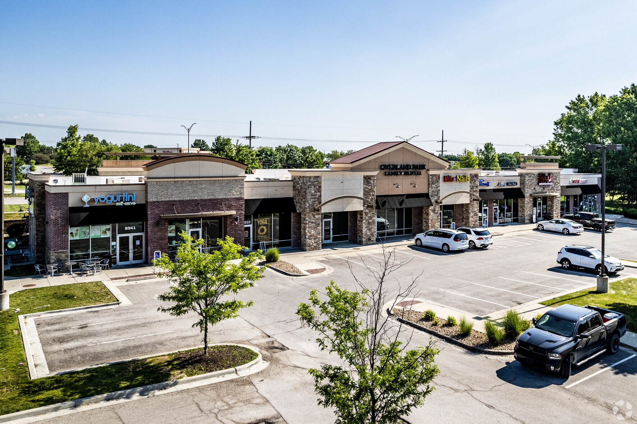 135th St, Overland Park, KS à vendre Photo du bâtiment- Image 1 de 1