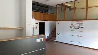 Plus de détails pour Multi-résidentiel à vendre