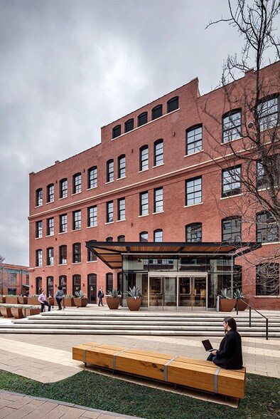 603 Munger Ave, Dallas, TX à louer - Photo du bâtiment - Image 2 de 23