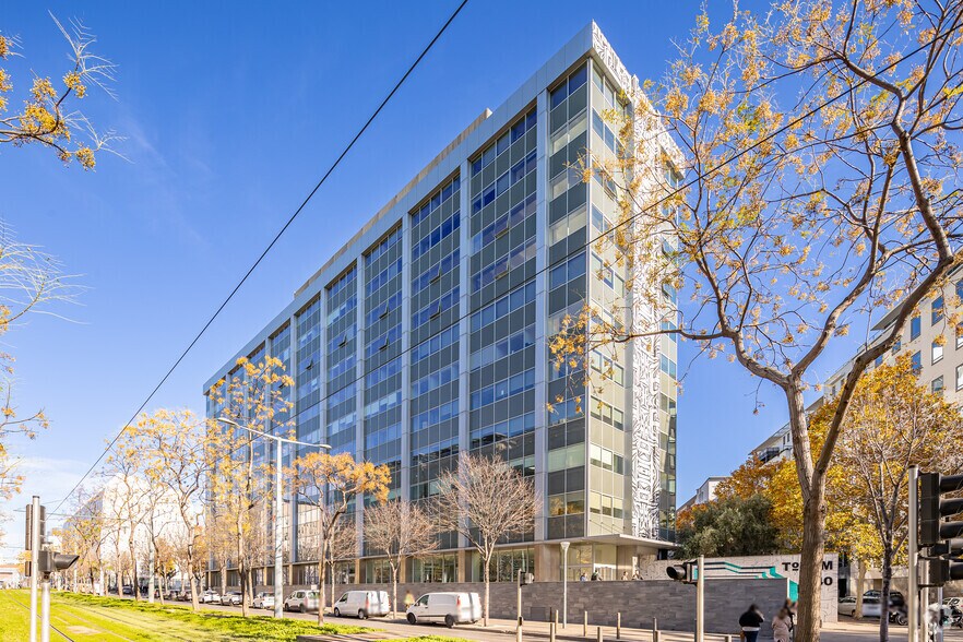 Office in Marseille for lease - Primary Photo - Image 1 of 4