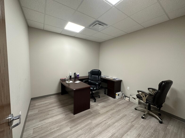 6800 Main St, Oklahoma City, OK for lease - Interior Photo - Image 3 of 3