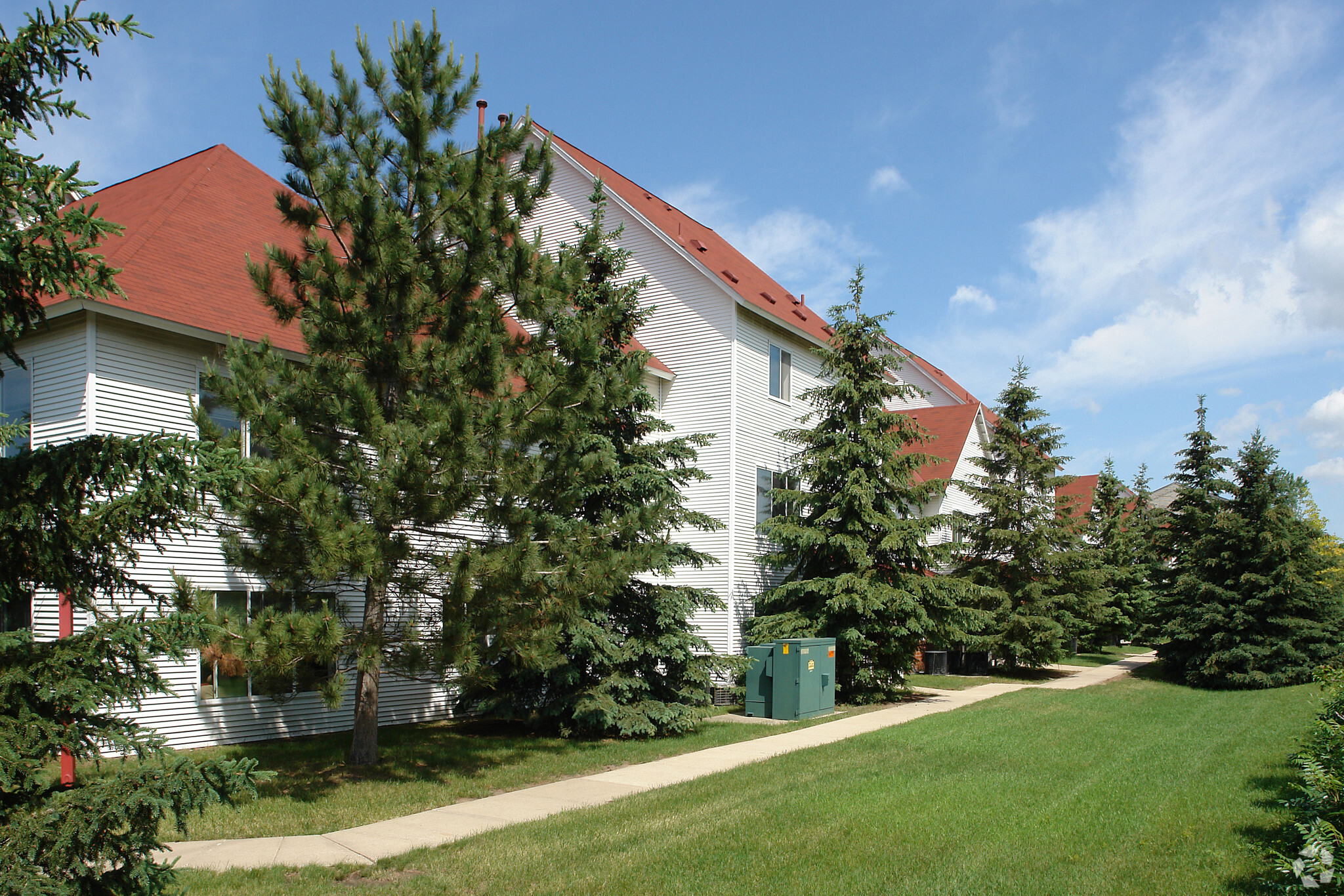 15025 Greenhaven Dr, Burnsville, MN for sale Primary Photo- Image 1 of 1