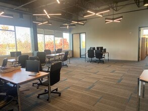 19490 Sandridge Way, Lansdowne, VA for lease Interior Photo- Image 2 of 13