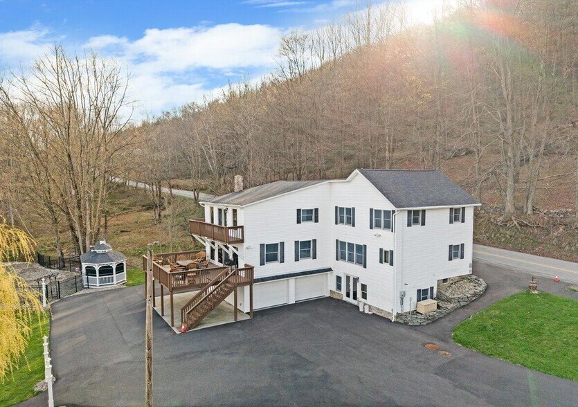 540 Pleasant Mount Dr, Forest City, PA à vendre - Photo du bâtiment - Image 2 de 5